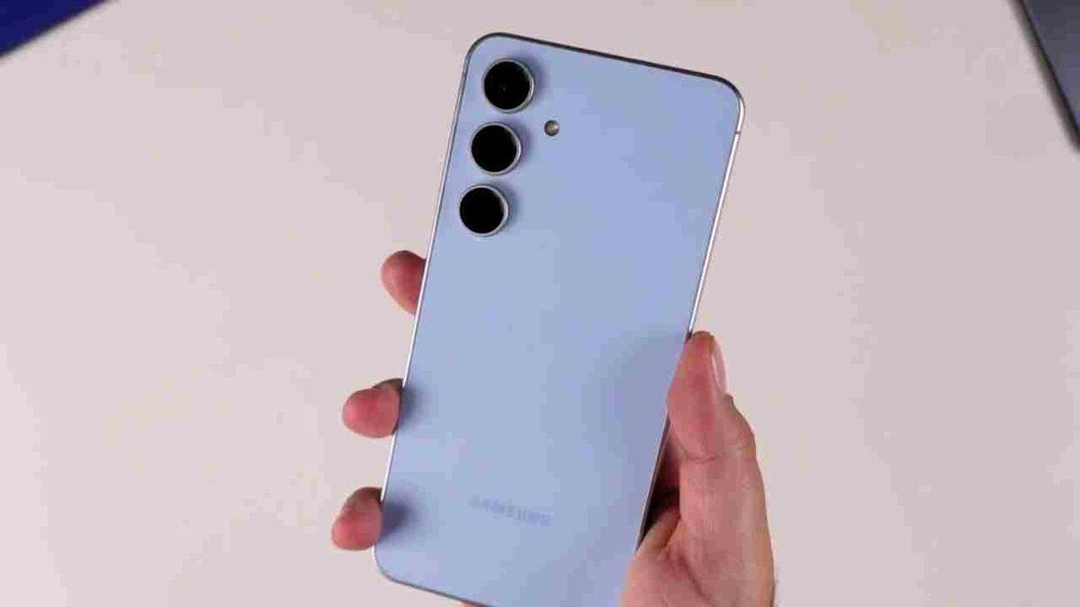 Samsung’un Yeni Modeli Galaxy S25 FE’nin Bu Kez de Kanlı Canlı Fotoğrafı Paylaşıldı