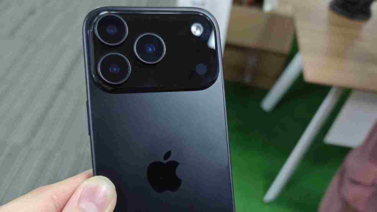 iPhone 17 Pro Liquid Glass Tasarıma Özel Renk Değiştiren Bir Görünüme Sahip Olabilir