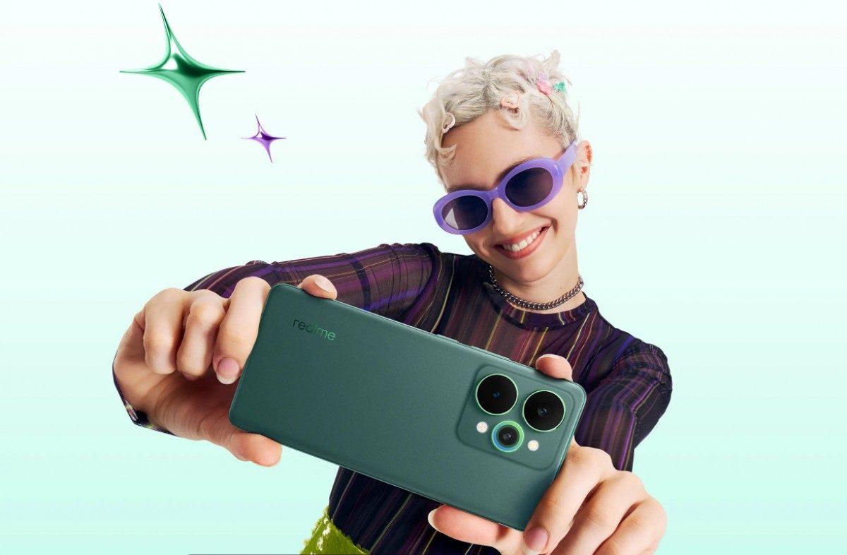 Uygun Fiyata Acayip Özellikler Sunan realme 15 Serisi Tanıtıldı: 7000 mAh Batarya, 144 Hz Ekran ve Dahası!