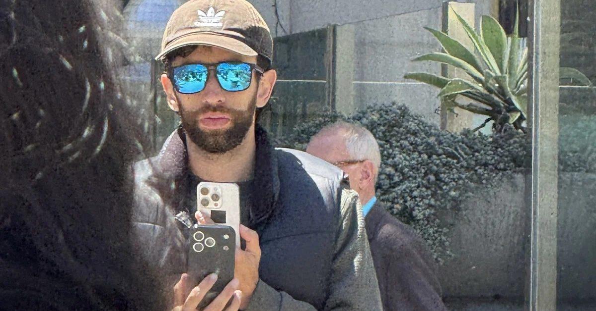 iPhone 17 Pro, İlk Kez Halka Açık Bir Alanda Kullanılırken Görüntülendi! Bugüne Kadarki En Net Sızıntı