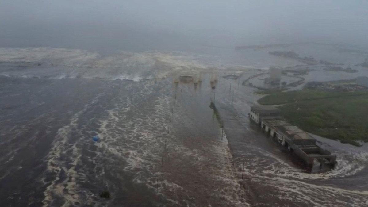 Depremi Uyarıyor, Tsunamiyi Dakikalar Önceden Görüyor: İşte Japonya’nın Deniz Dibinde Kurduğu 