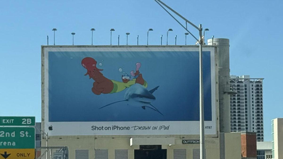 Apple’ın Son Billboard Reklamı, 18+ Subliminal Mesaj İçerdiği İddiasıyla Tepki Çekti