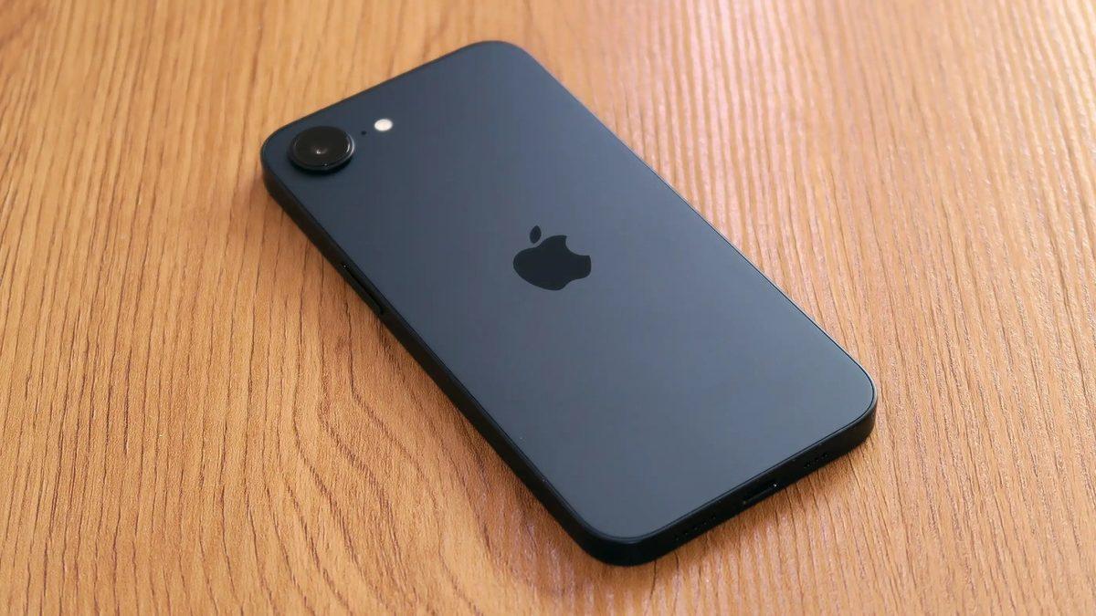Yeni Uygun Fiyatlı iPhone Geliyor: iPhone 17e Ne Zaman Çıkacak? Nasıl Özelliklerle Gelecek?