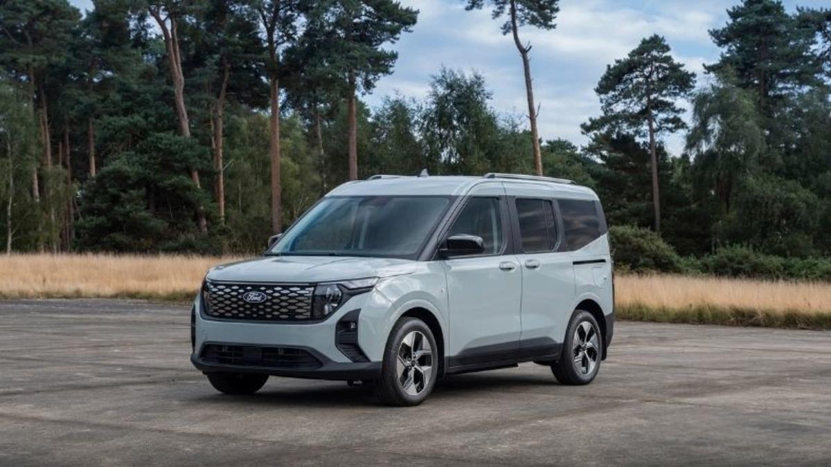 Ford E-Tourneo Courier Ailesi: Şehirde Elektrikli Çözüm