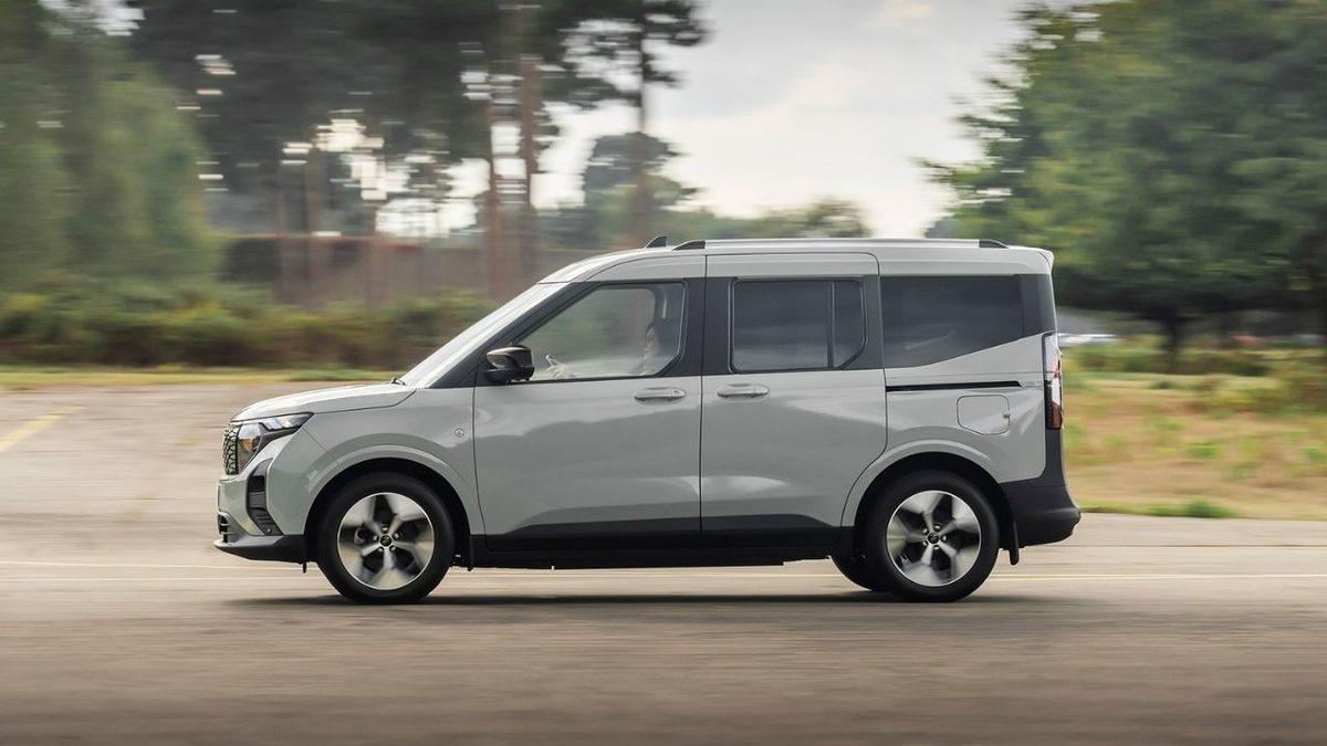Ford E-Tourneo Courier Ailesi: Şehirde Elektrikli Çözüm