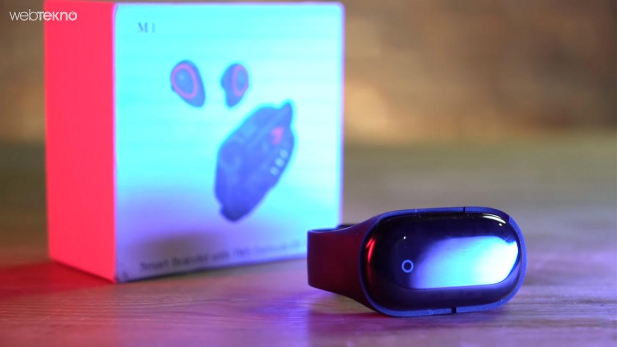 İçine Kulaklık Koyup Şarj Edebileceğiniz Akıllı Bileklik İncelemesi