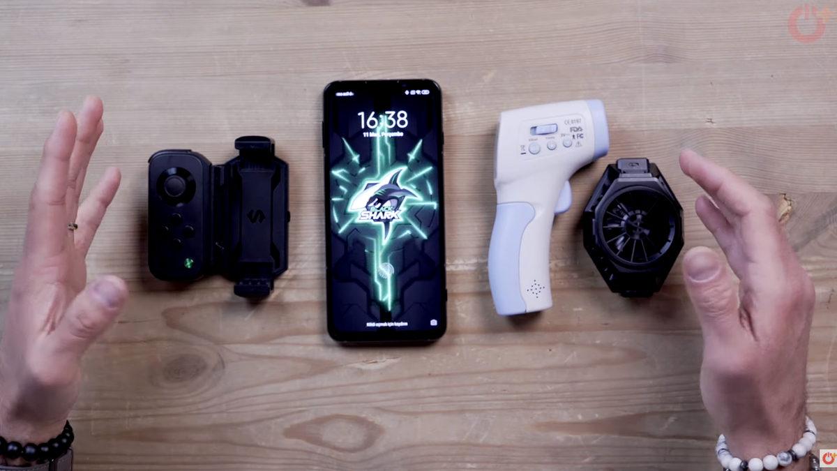 Saniyeler İçinde Telefonu Buzdolabına Çeviren Aksesuar