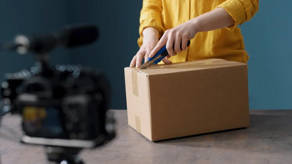 Teknolojik Ürünlerin Kutu Tasarımları Satın Alma Psikolojisini Nasıl Etkiliyor? Sade Kutular Neden Ön Plana Çıktı?