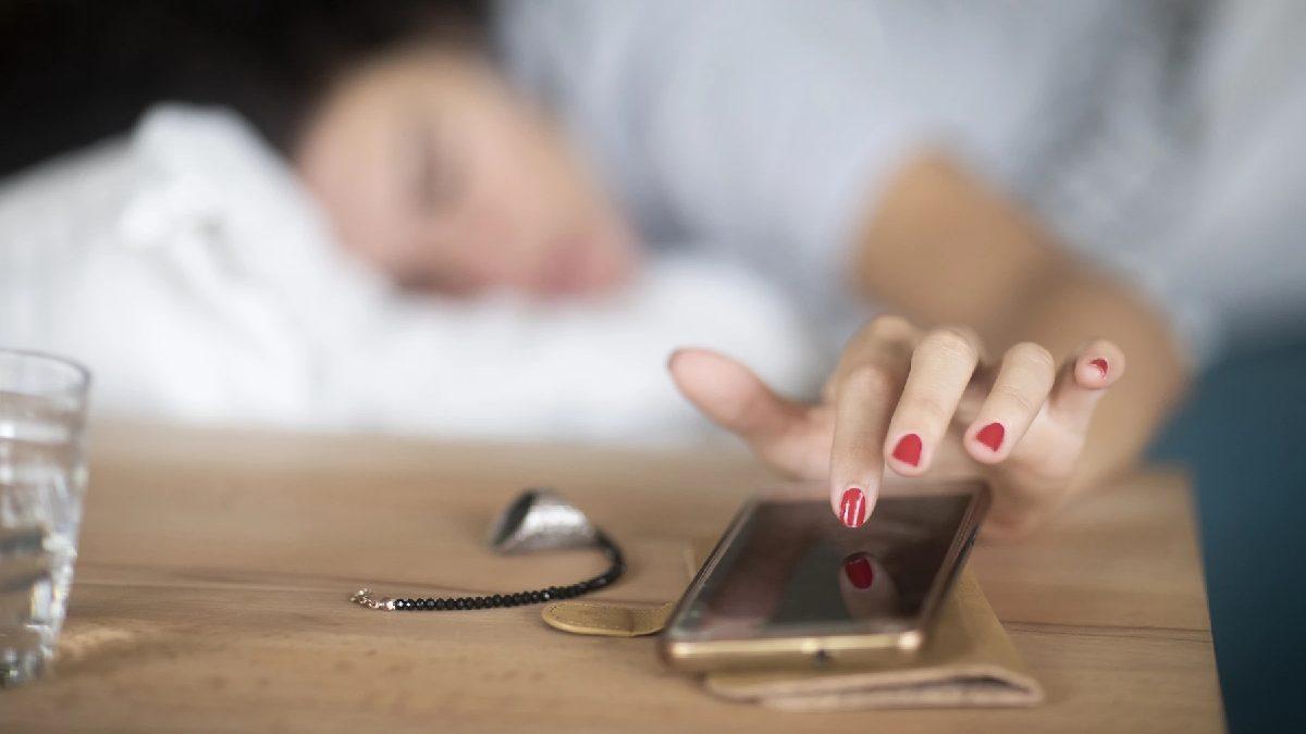 Sabahları Zombi Gibi Uyanmaya Son: Dinç Uyanmak İçin Nasıl Bir Alarm Seçmelisiniz?