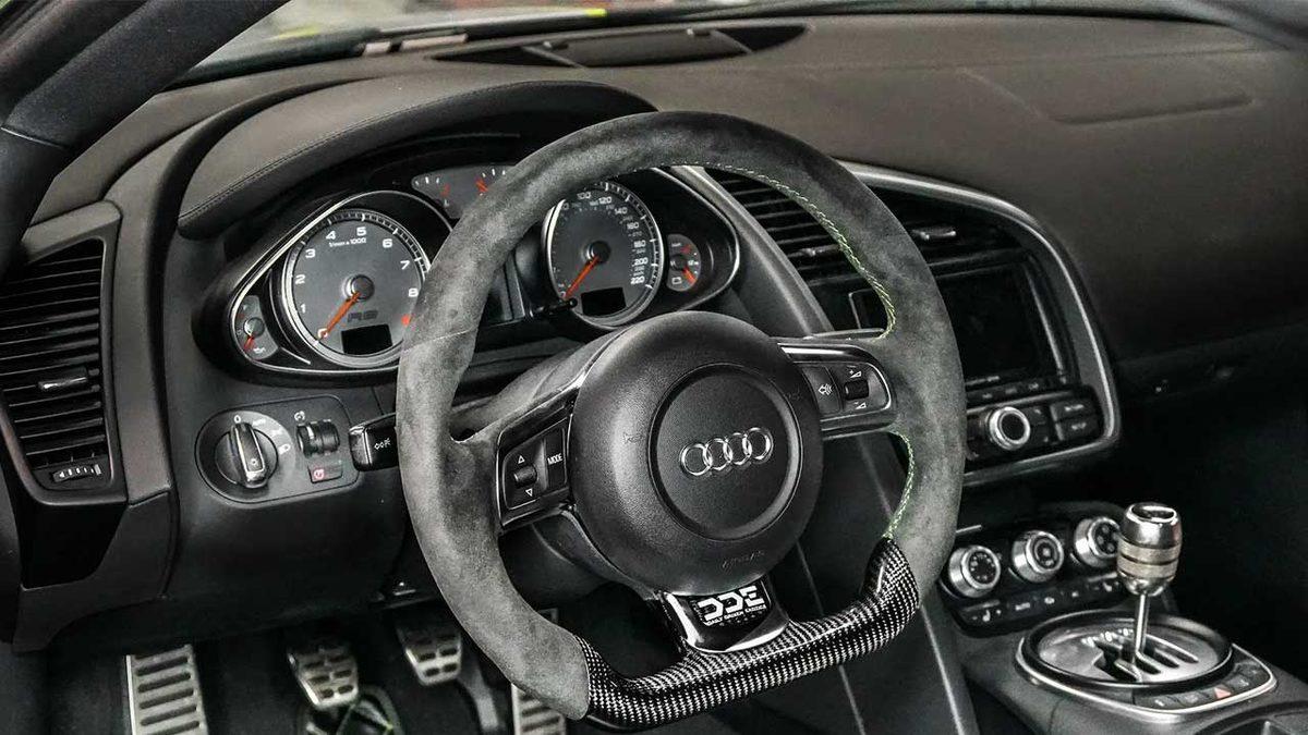 Bakınca Hayranlık Uyandıran Direksiyon Tasarımları: Ferrari Direksiyonuna Şiir Bile Yazılır!