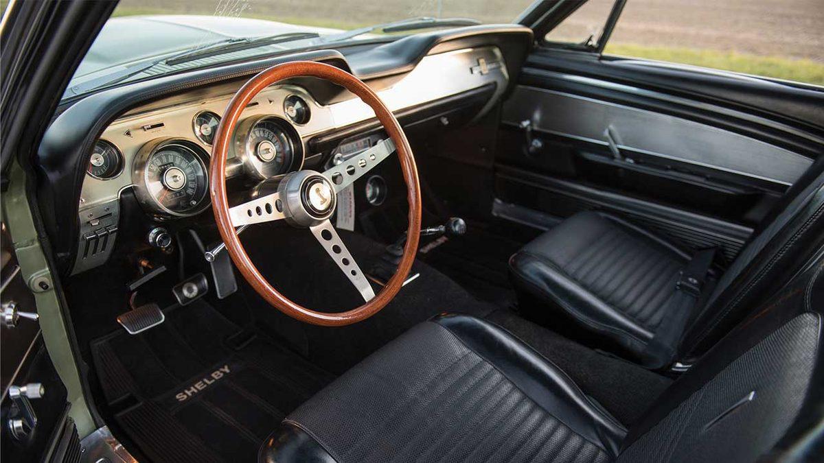 Bakınca Hayranlık Uyandıran Direksiyon Tasarımları: Ferrari Direksiyonuna Şiir Bile Yazılır!