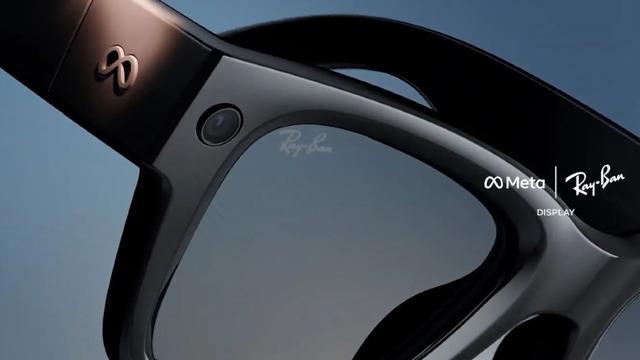 Yeni Meta Ray-Ban Akıllı Gözlük Sızdırıldı: Ekranı Olacak!
