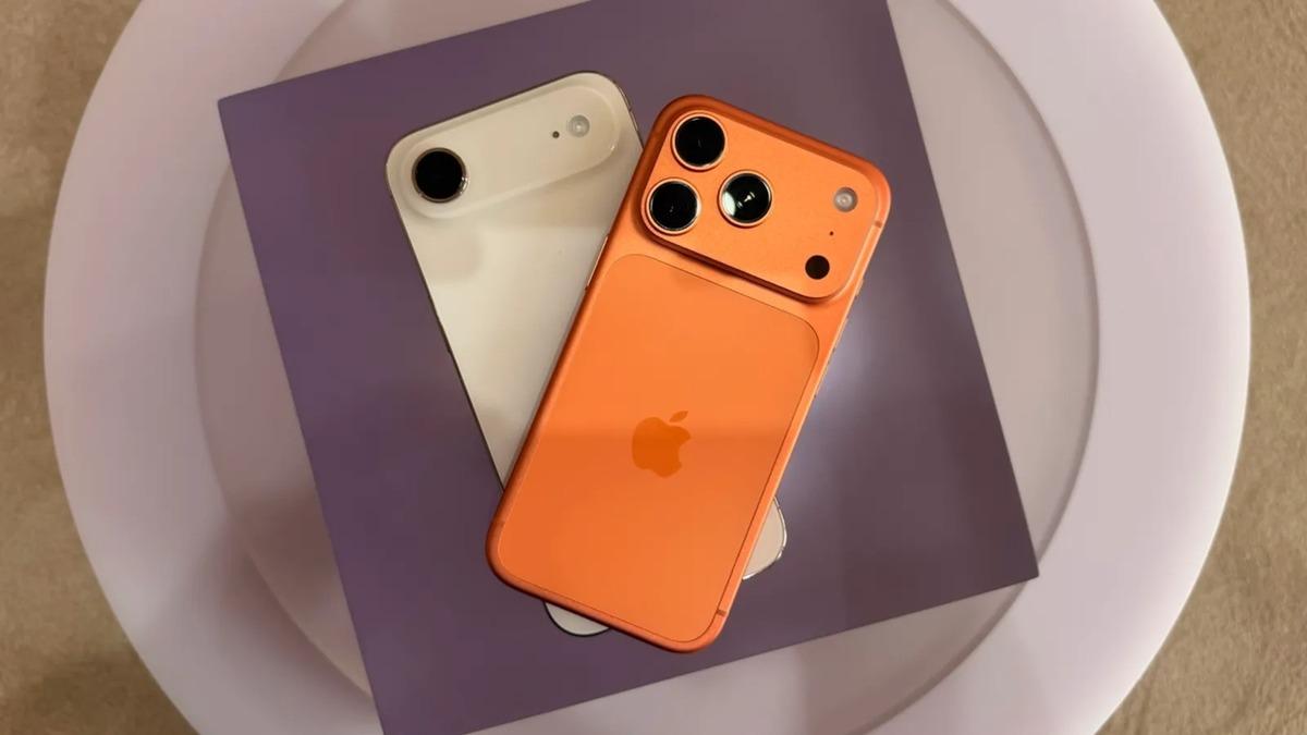 iPhone 17