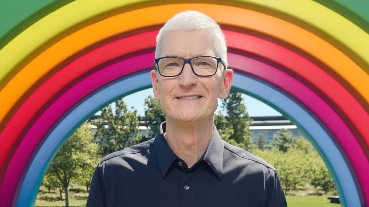 Tim-Cook-Rainbow