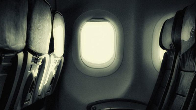 Uçak İniş ve Kalkışında Neden Işıklar Söndürülür?