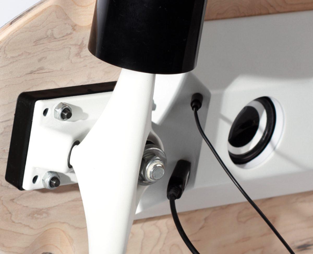 Telefon Şarj Edebilen Ve Müzik Çalan Kaykay: Chargeboard