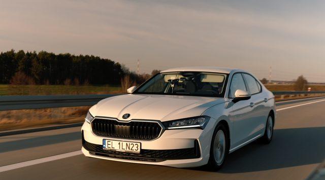  Skoda Superb, tek depoyla 2.831 km giderek dünya rekoru kırdı 