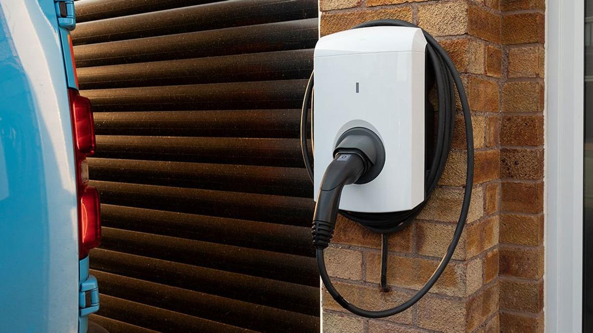 Evde Elektrikli Araba Şarj İstasyonu Nasıl Kurulur?