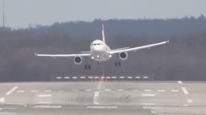 Dünya Pilotlarının İnmeye Cesaret Edemediği Piste İnmeyi Başaran Türk Pilot