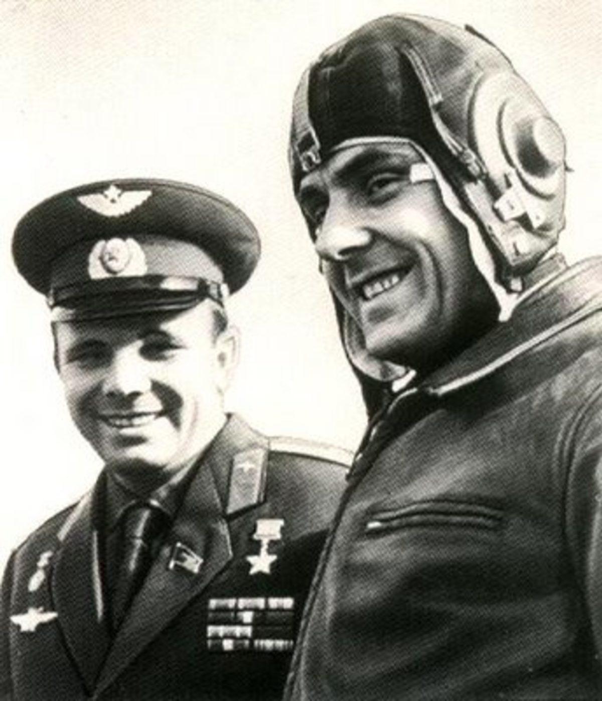 vladimir-komarov-yuri-gagarin