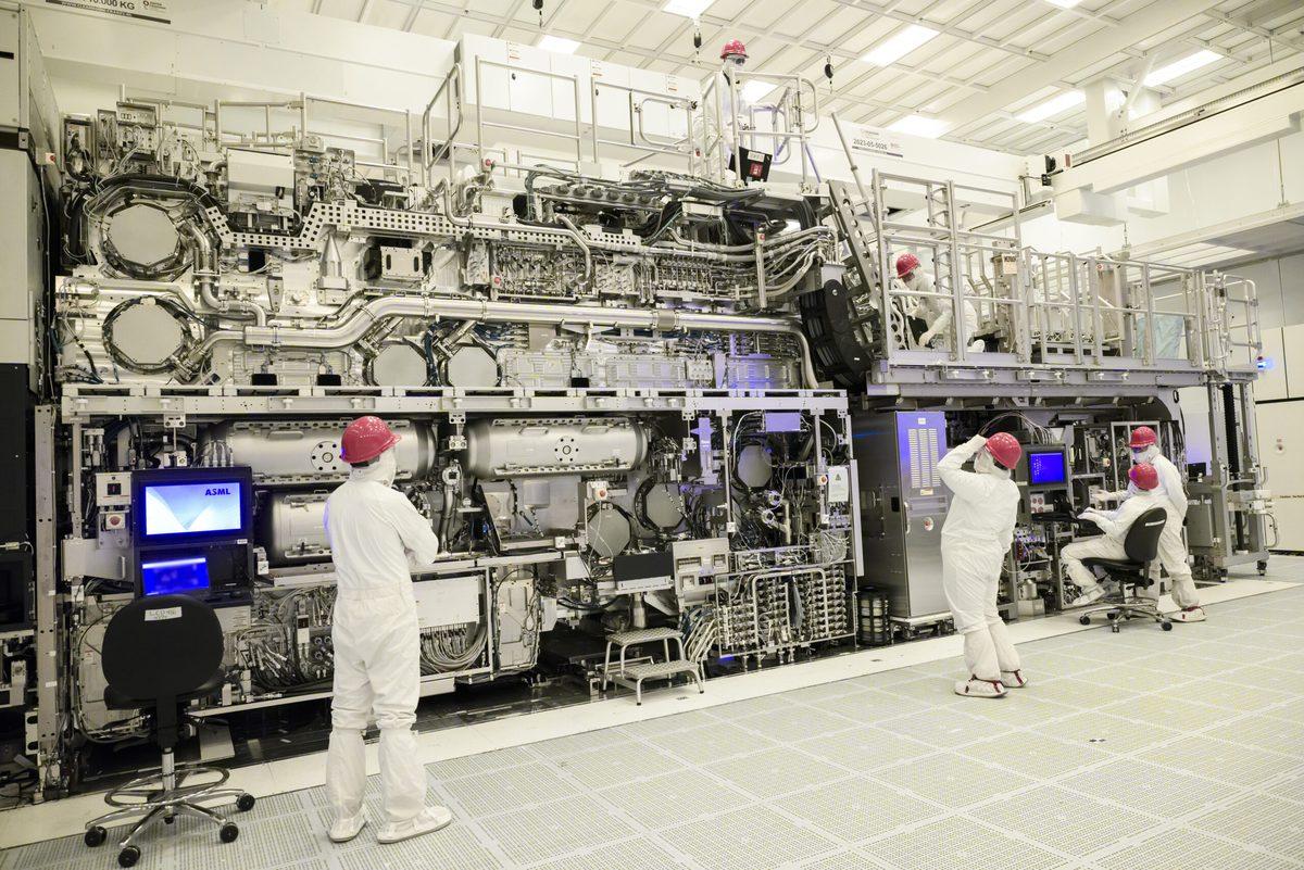 newsroom-intel-high-na-euv-3-scaled