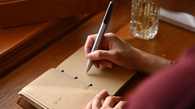 Flowtica Scribe: Ses Kaydı Alabilen Akıllı Kalem kapak görseli