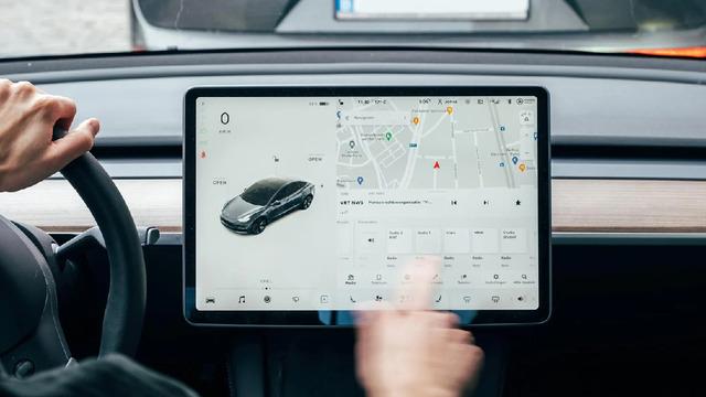 Tesla'dan Ölümlü Otopilot Kazası Açıklaması: Suç Sürücüde