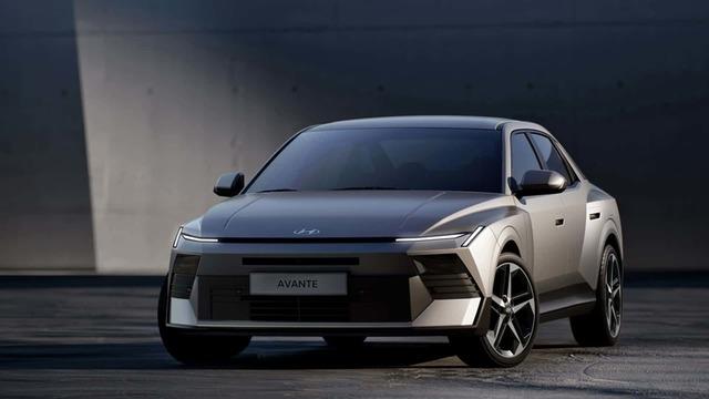2027 Hyundai Elantra Tanıtıldı: Büyüyen Boyutlar ve Hibrit Motor