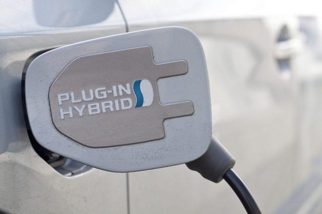 Plug-in Hybrid Otomobillerin Ömrü Ne Kadar? Batarya, Sorunlar ve Masraflar