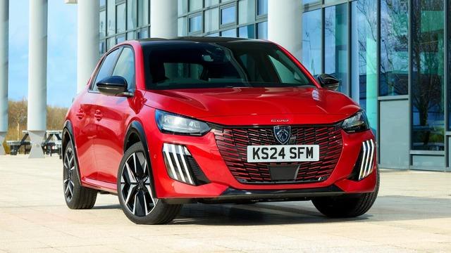 Peugeot'dan Açıklama Geldi: Benzinli 208'in Üretimi Devam Edecek mi?