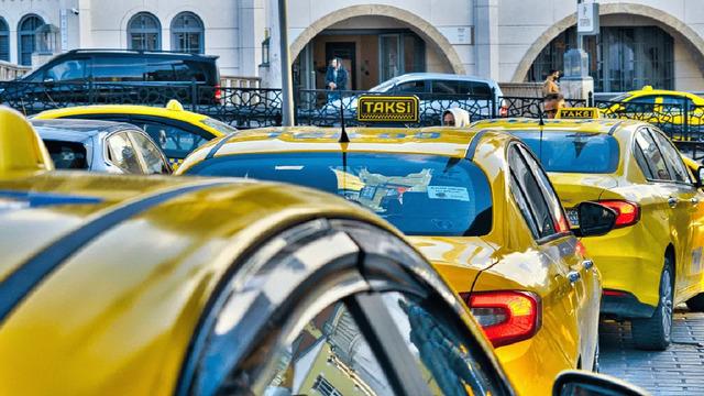İstanbul'da Taksilerde Yeni Dönem Başlıyor! Yaş Sınırı Değişti