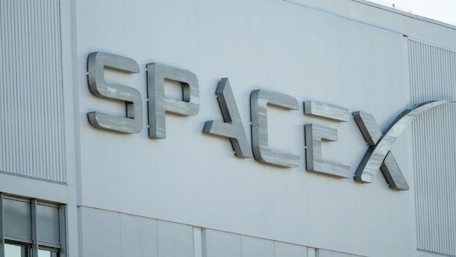 SpaceX, İlk Kez Kaç Para Kazandığını Açıkladı