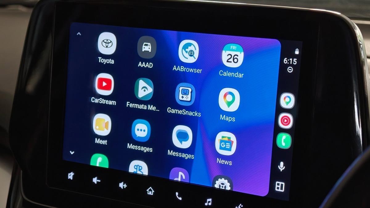 Android Auto'daki Google Maps'e Göz Yormayan Yeni Renk Seçenekleri Geliyor
