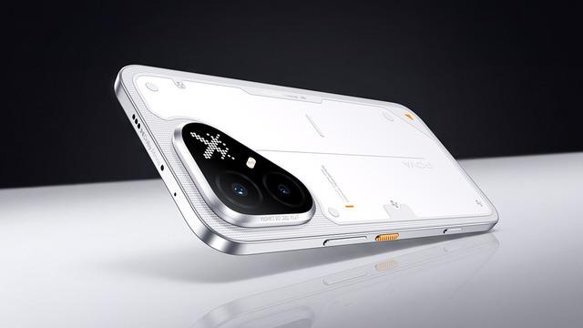 144 Hz Ekran, 8000 mAh Batarya: TECNO POVA 8 Serisi Türkiye'de Satışa Çıktı! 