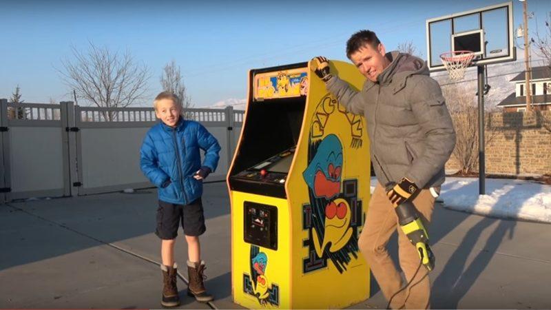 Atari Salonlarındaki Oyun Makinesinin İçini Açtılar