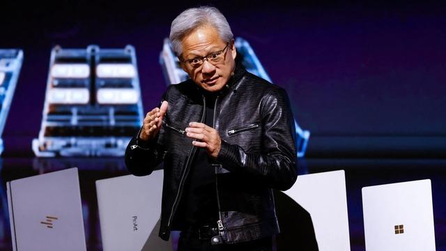 NVIDIA CEO'su Jensen Huang: "Yapay Zekâ Modelleri Kontrol Edilemiyorsa Laboratuvarlar Kapatılmalı"