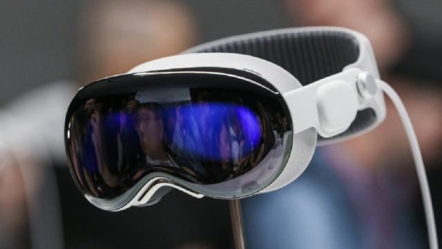 Yeni Vision Pro Modeli Hakkında Bilgiler Geldi! Ne Değişecek?
