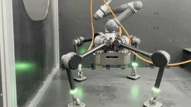 Dört Bacaklı "Kaynakçı Robot" Sosyal Medyayı Salladı!