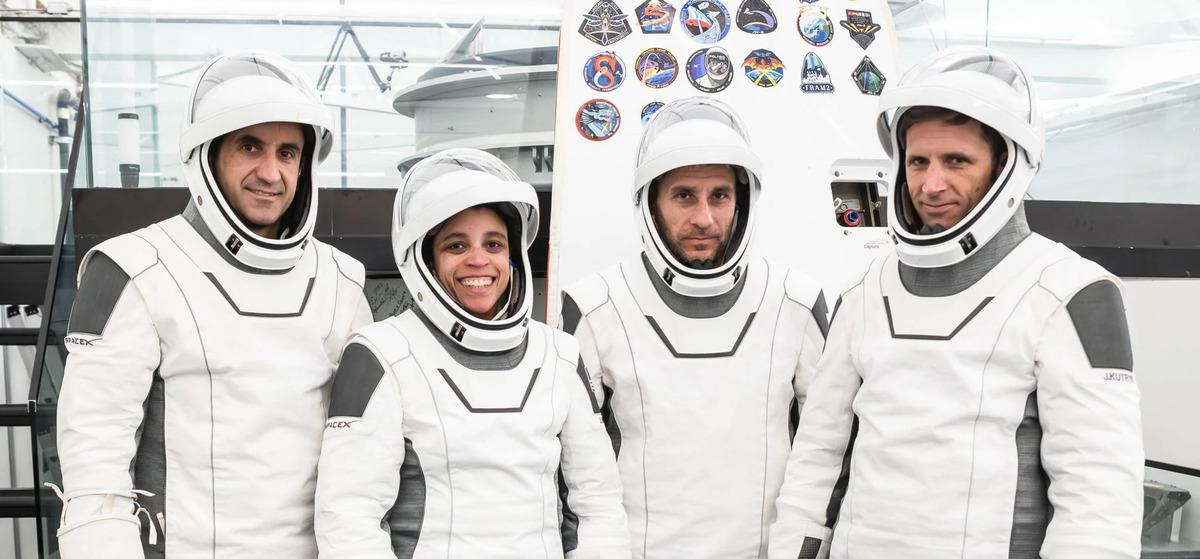 SpaceX-Crew-13-Members-Portrait-2048x954 (1)