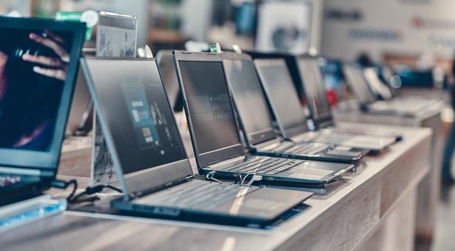 Yapay Zekâ Bellekleri Silip Süpürüyor, PC Pazarı Çakılıyor: Tek Çeyrekte 15,8 Milyon Adetlik Kayıp!