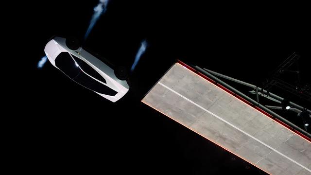 Uçan Araba Tesla Roadster Hakkında Sahte ve Dolandırıcı İddiaları: Hepsini Açıkladık
