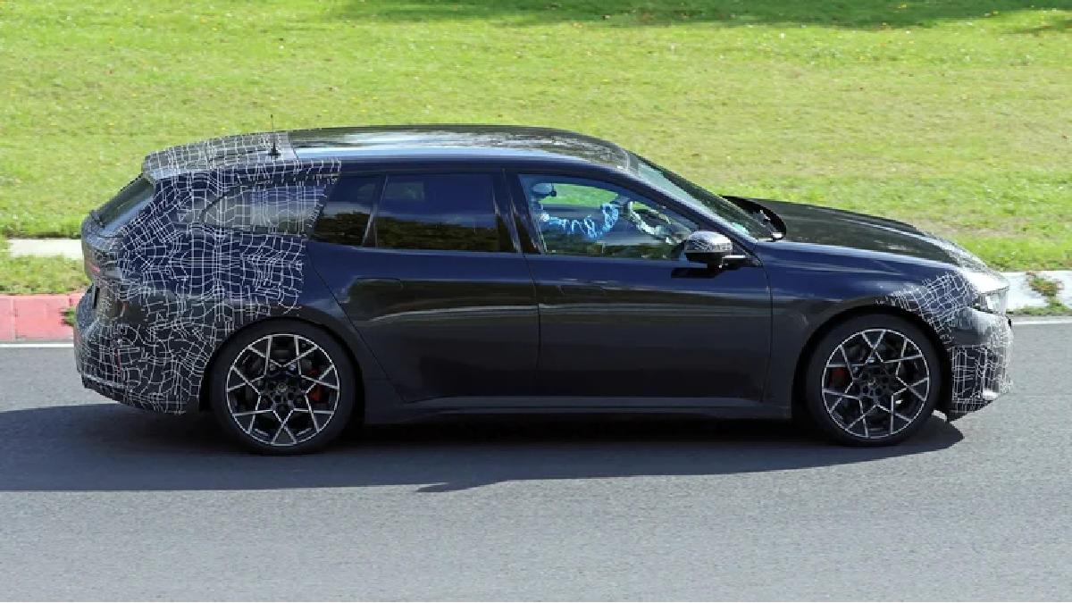 BMW’nin Station Wagon Tipindeki İlk Elektrikli 3 Serisi i3 Touring, Test Edilirken Görüntülendi