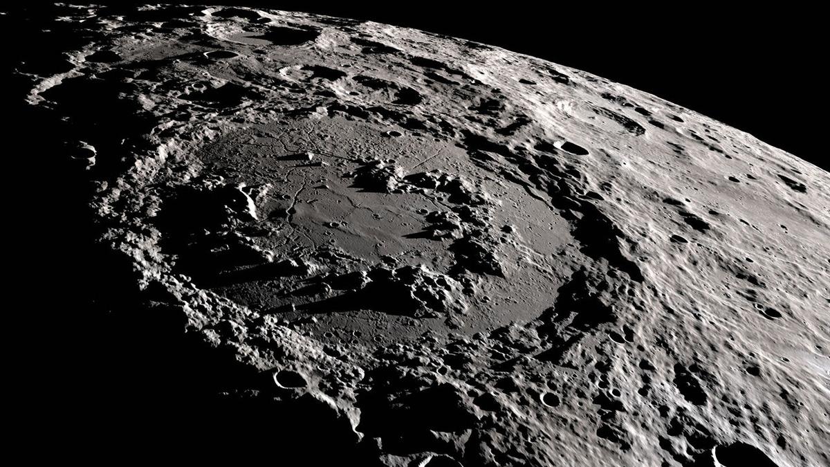052022_ag_lunar-ice_feat