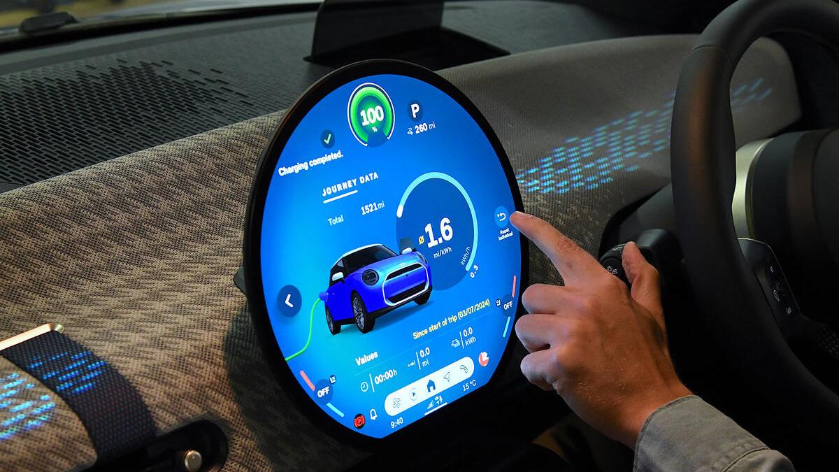 MINI, Çok Eleştirilen Yuvarlak Ekran Tasarımı Hakkında Açıklama Yaptı