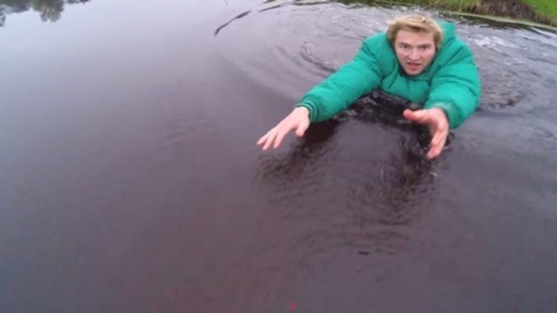 800 Dolarlık Drone’u Kurtarmak İçin Göle Atladı