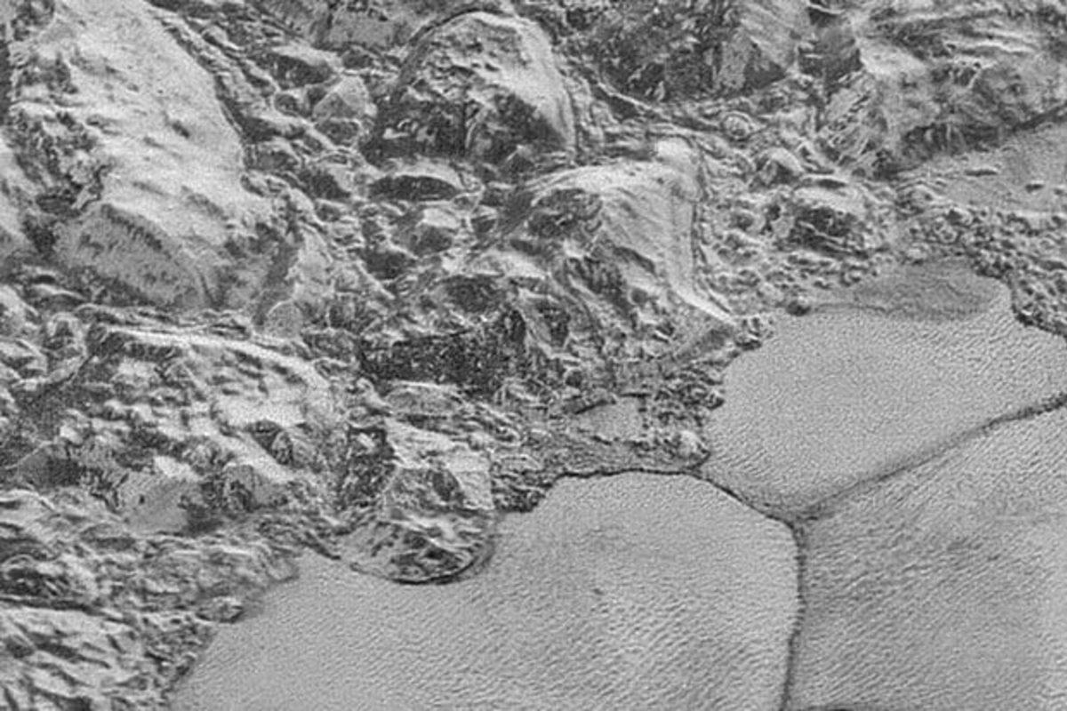 Yeni Verilere Göre Plüton’da Yaşam Olabilir!