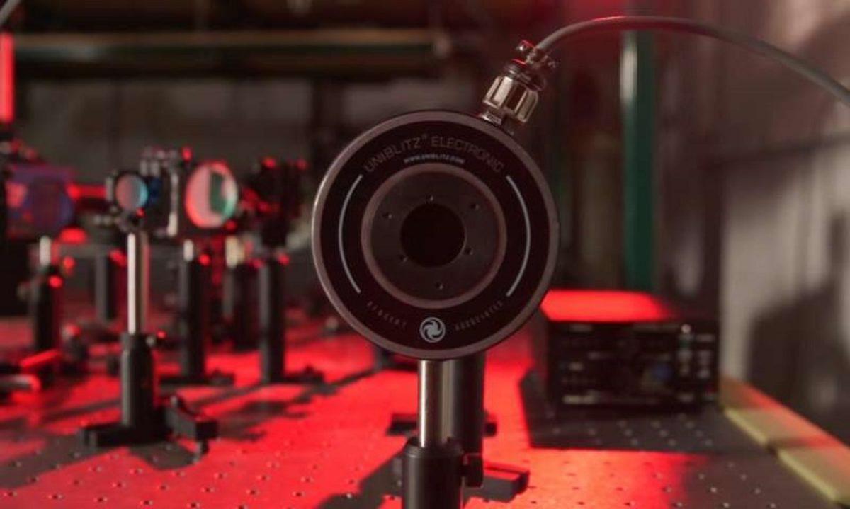 ’Saniyenin Dört Trilyonda Biri Hızında’ Hareket Eden Lazer!