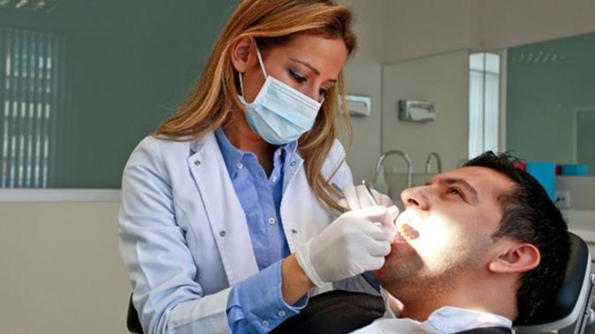 Hastasının Ağzında Kurtçuk Bulan Dişçi Şok Oldu (Midesi Kaldırmayacaklar İzlemesin)