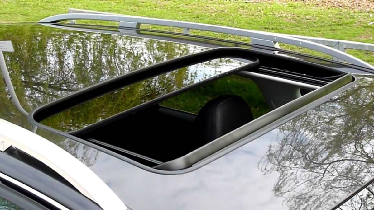 Son Yıllarda Otomobillerin Sunroof’ları Neden Patlamaya Başladı?