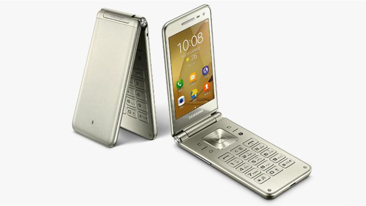 Samsung’un Açılır Kapanır Kapaklı Telefonu Piyasaya Çıktı!